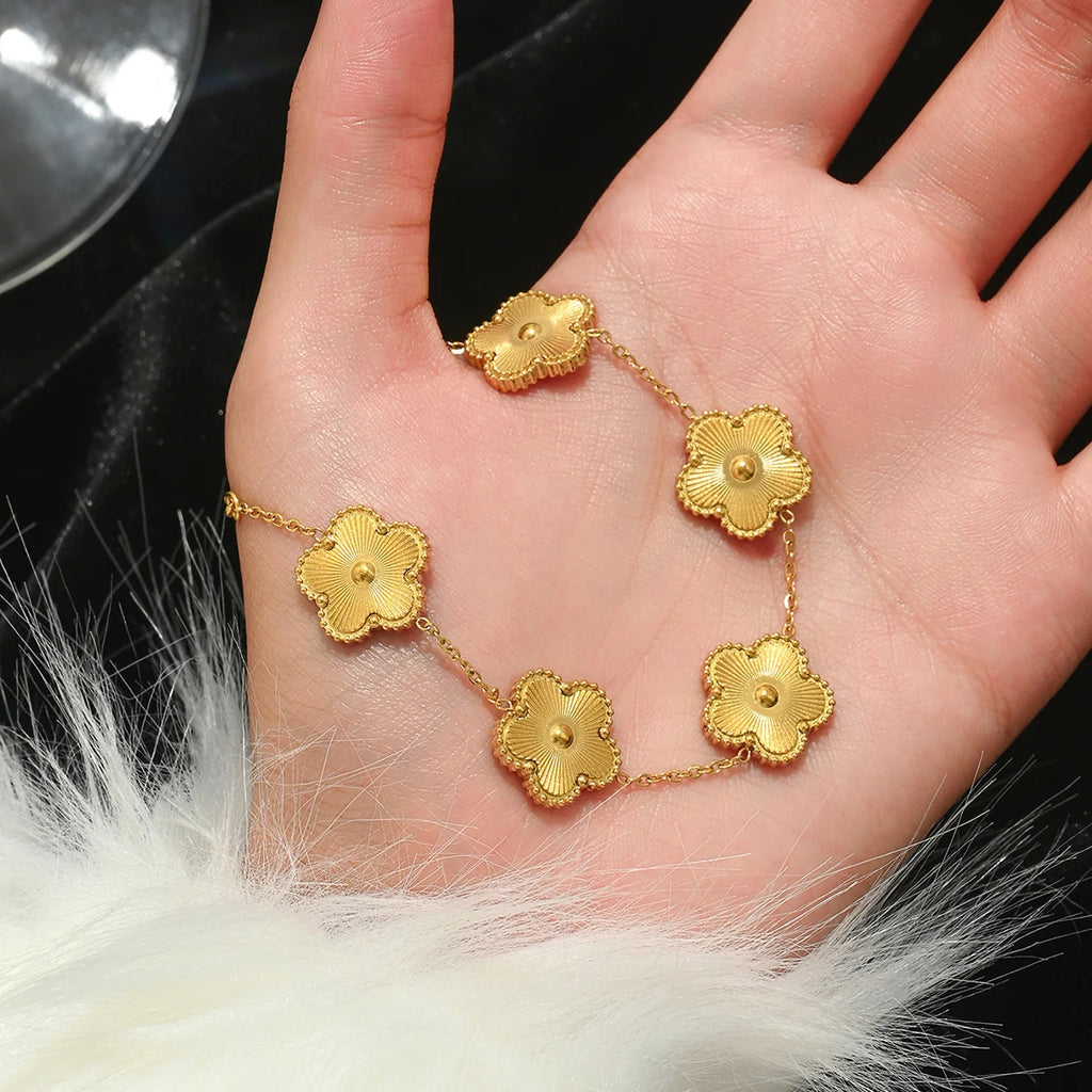 The Aurelia Radiant Clover Bracelet - Gold