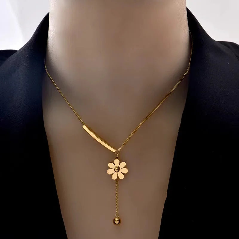 The Freya Asymmetrical Flower Necklace - Gold Lariat