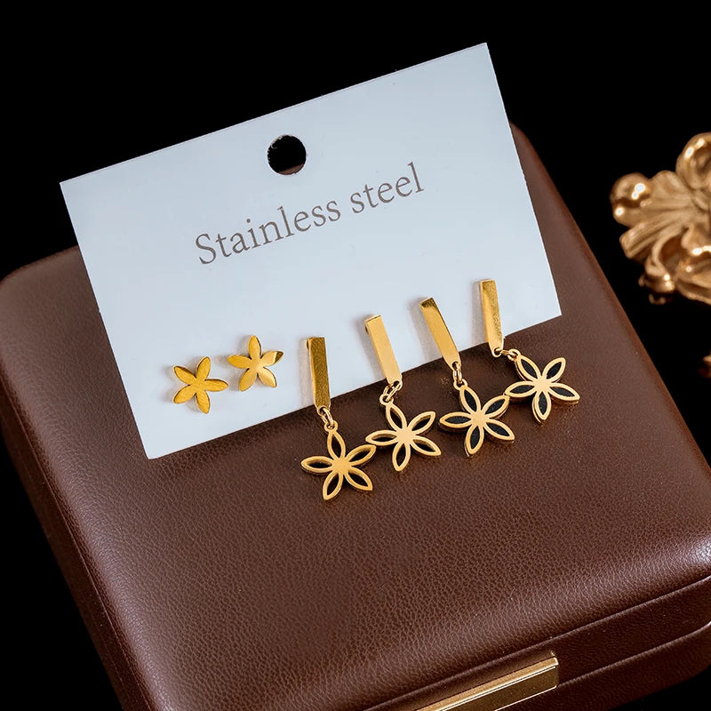 The Linnea Minimalist Flower Earring Set - Gold