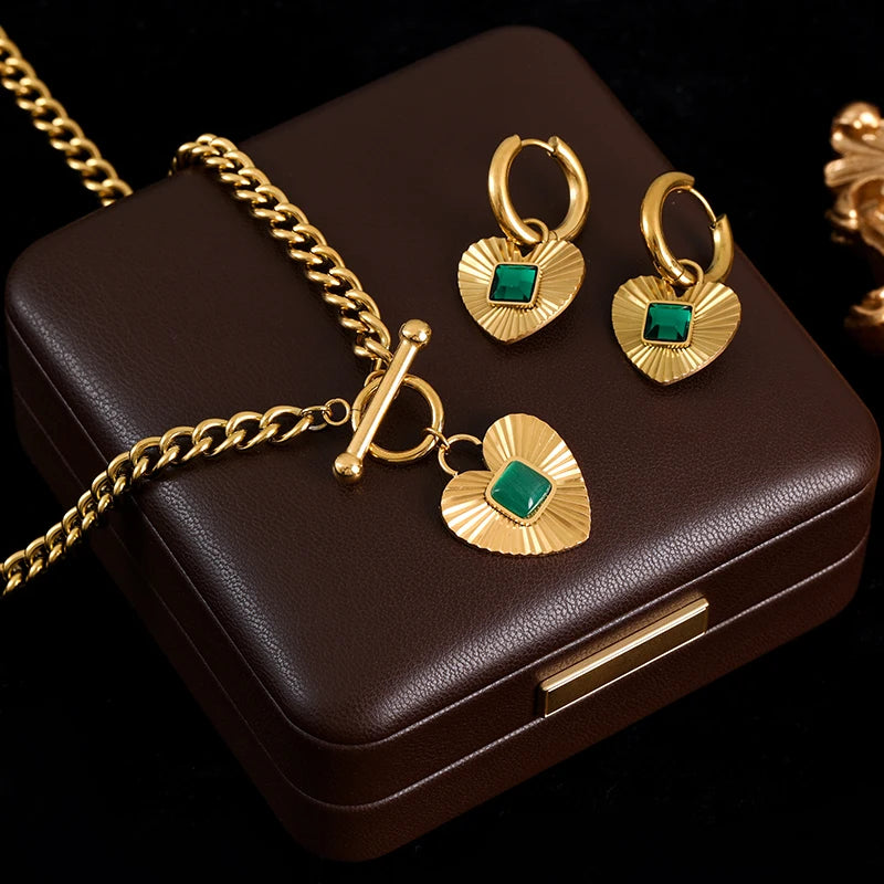 The Theodora Radiant Heart Jewellery Set - Green & Gold Vintage Style