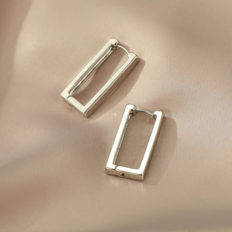 The Parker Rectangular Hoop Earrings - Silver
