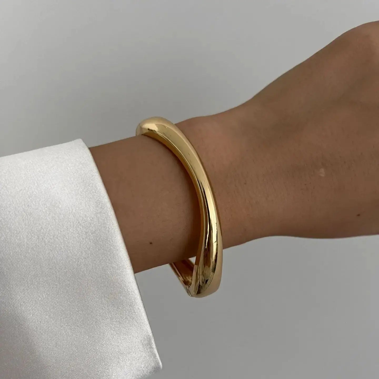 The Rowan Sculptural Cuff Bangle - Gold