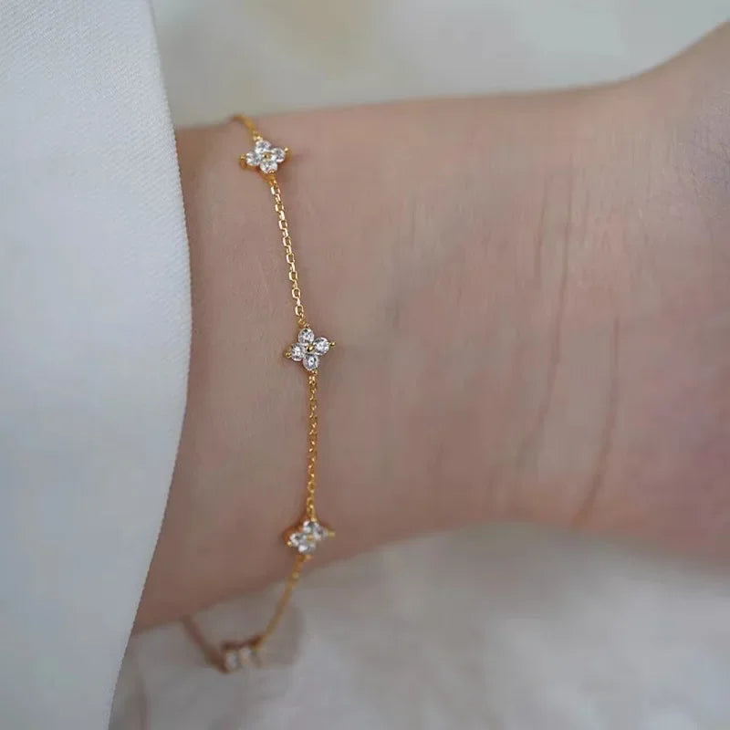 The Astra Star Crystal Bracelet - Gold