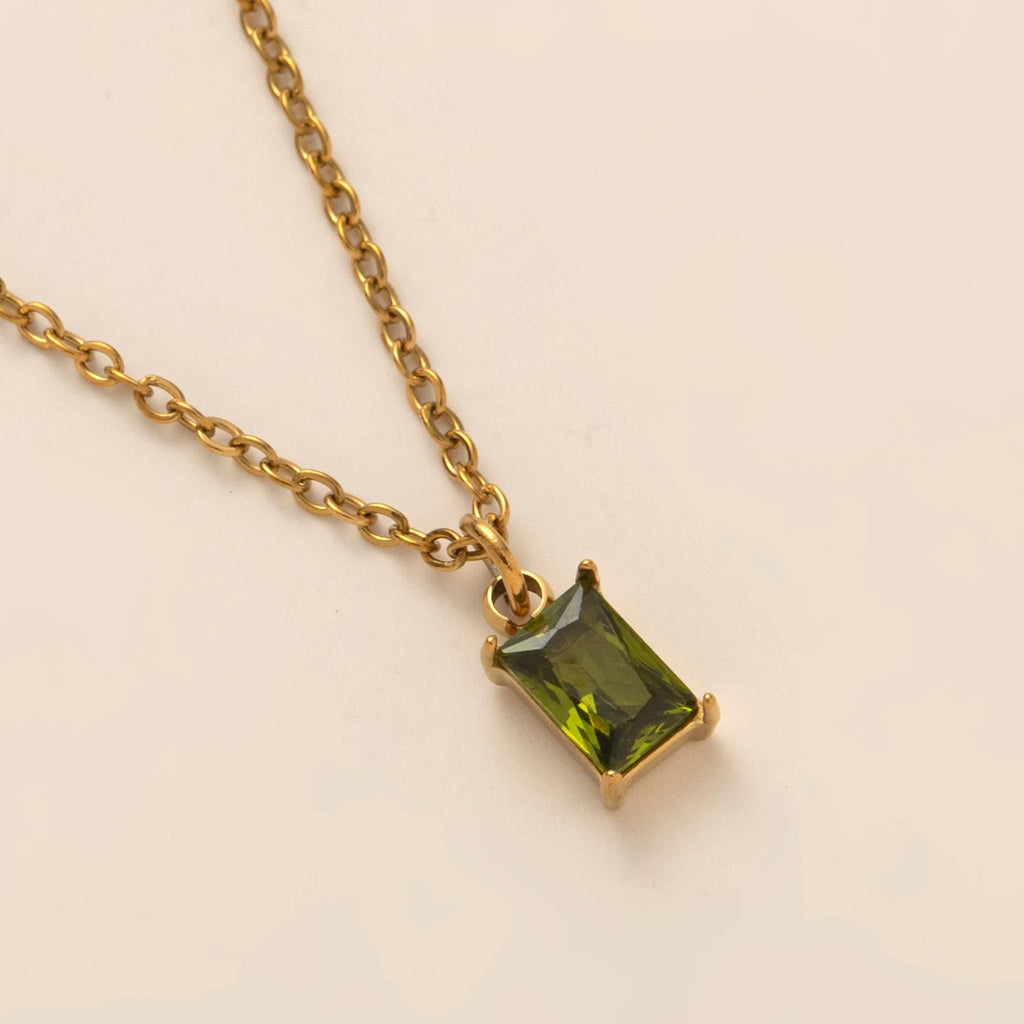 The Clara Solitaire Birthstone Necklace - Peridot