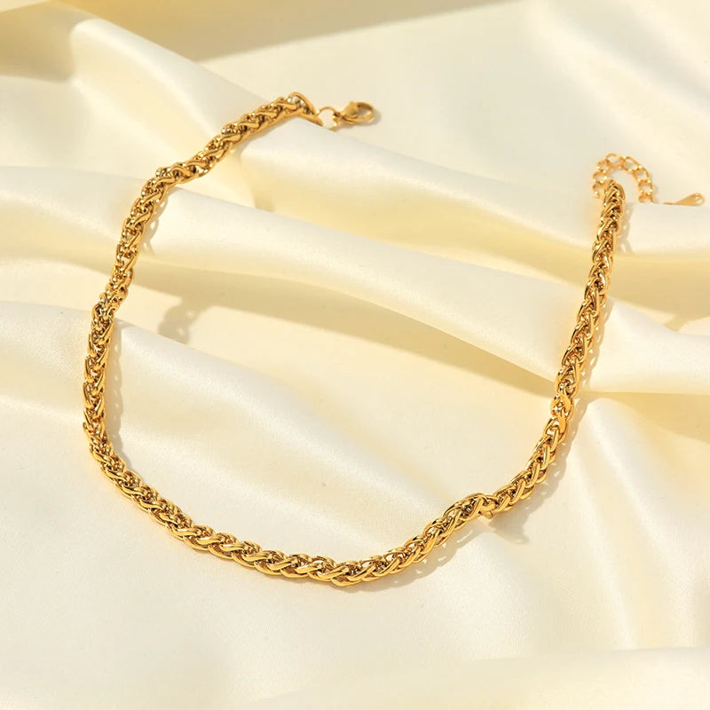 The Sienna Woven Wheat Chain Necklace - Gold
